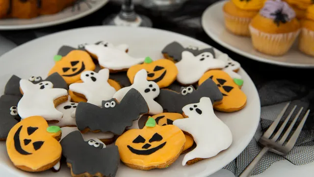 La festa più mostruosa di quest’autunno 2023? Halloween: ecco 3 semplici ricette di dolci da fare con i bambini