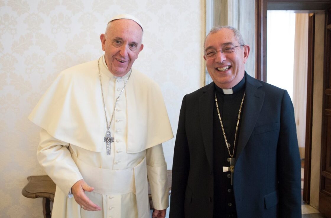 Papa Francesco con il cardinale Angelo De Donatis