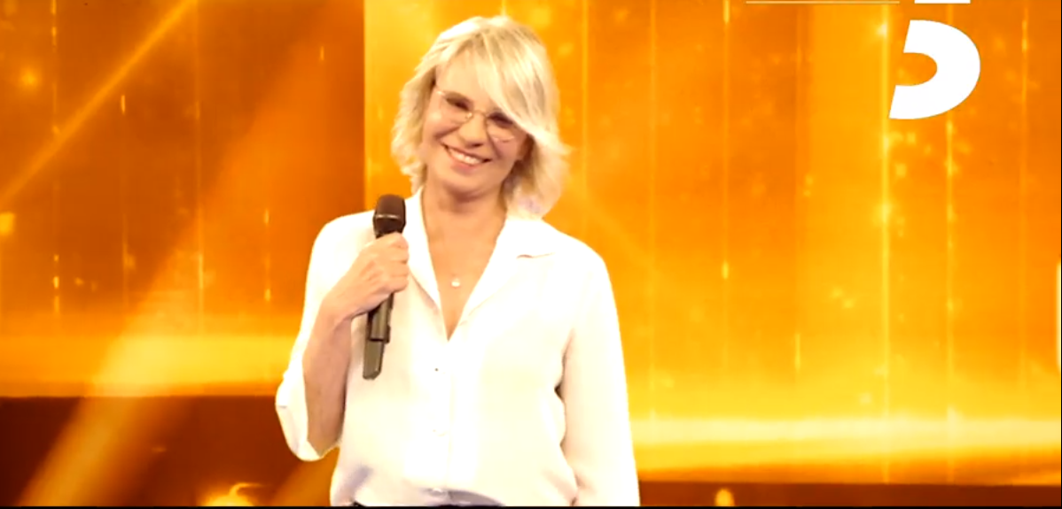 Maria De Filippi conduttrice del serale di Amici 24