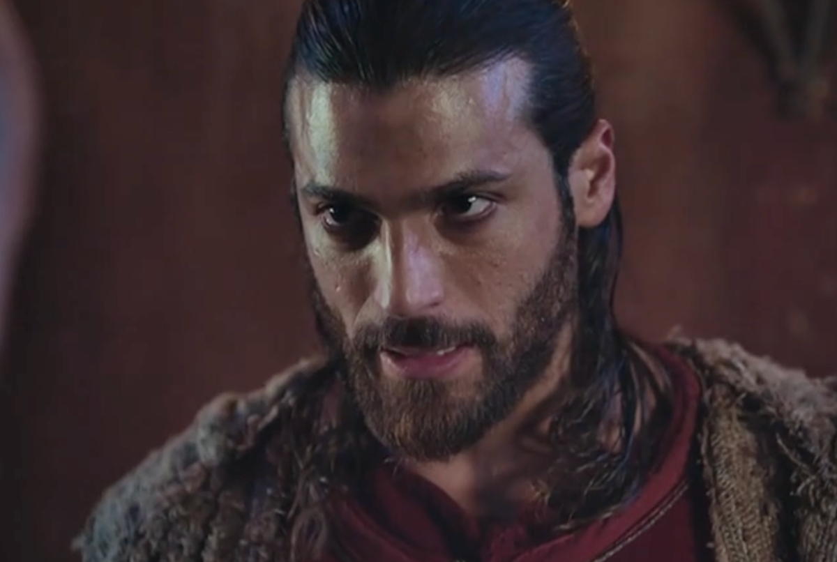 Can Yaman in una scena de Il Turco